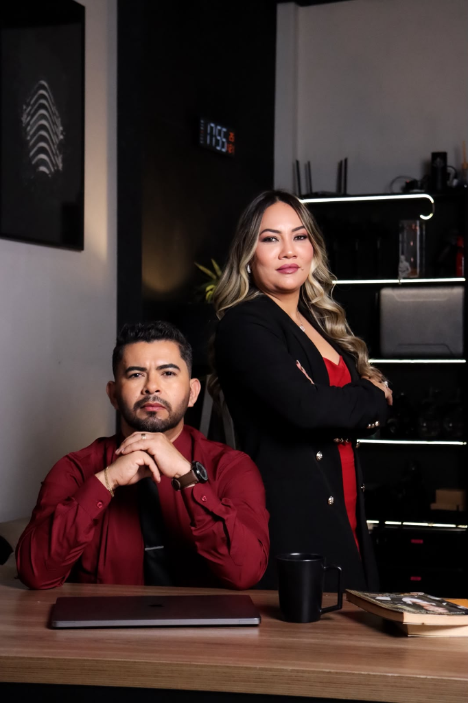 Dr. Erivaldo e Dra. Bruna França & Quadros no escritório